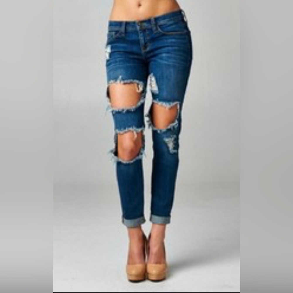 Sneak peek size 3 boyfriend jeans